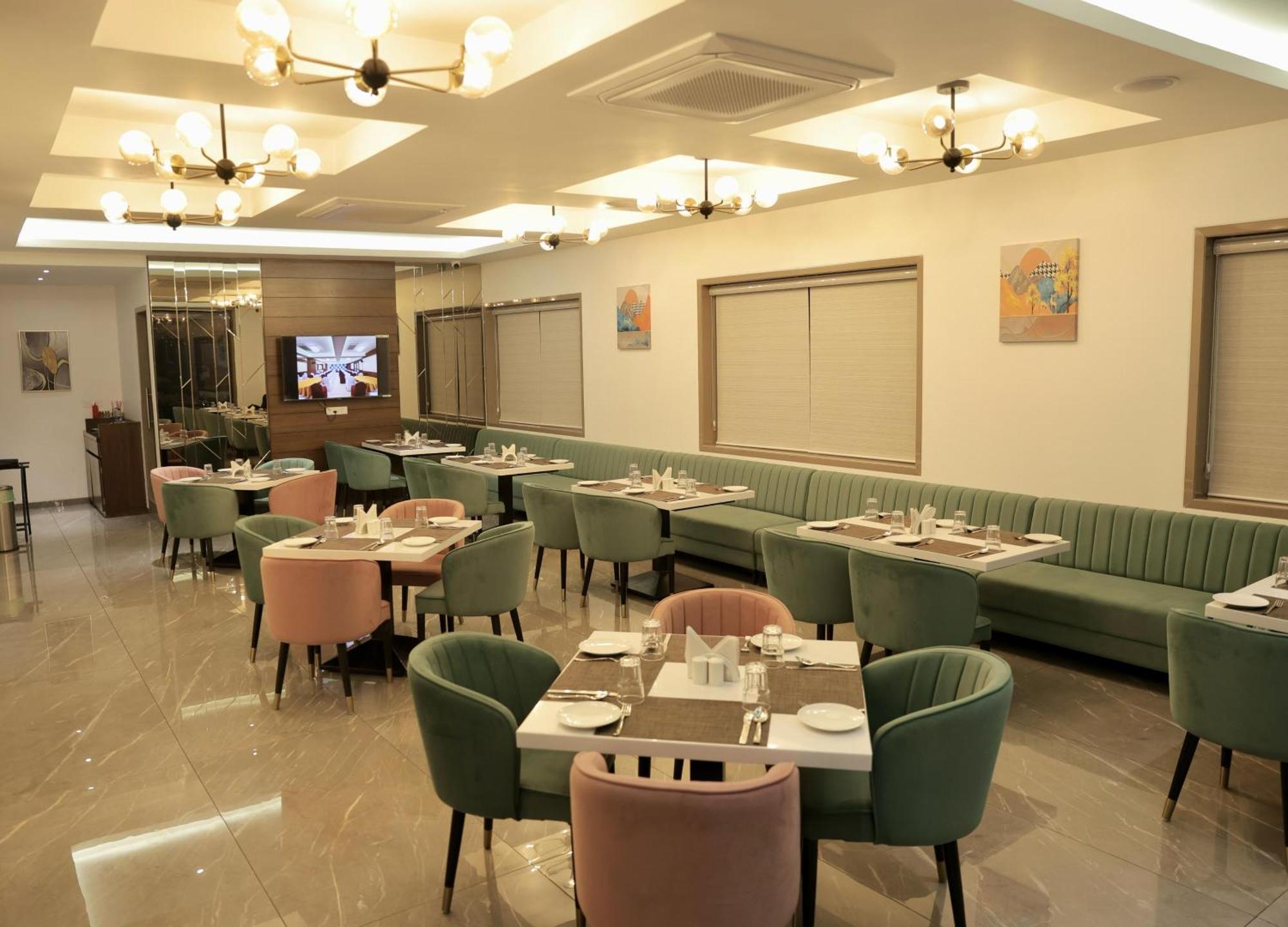 Hotel Carnival Parbhani Exterior photo