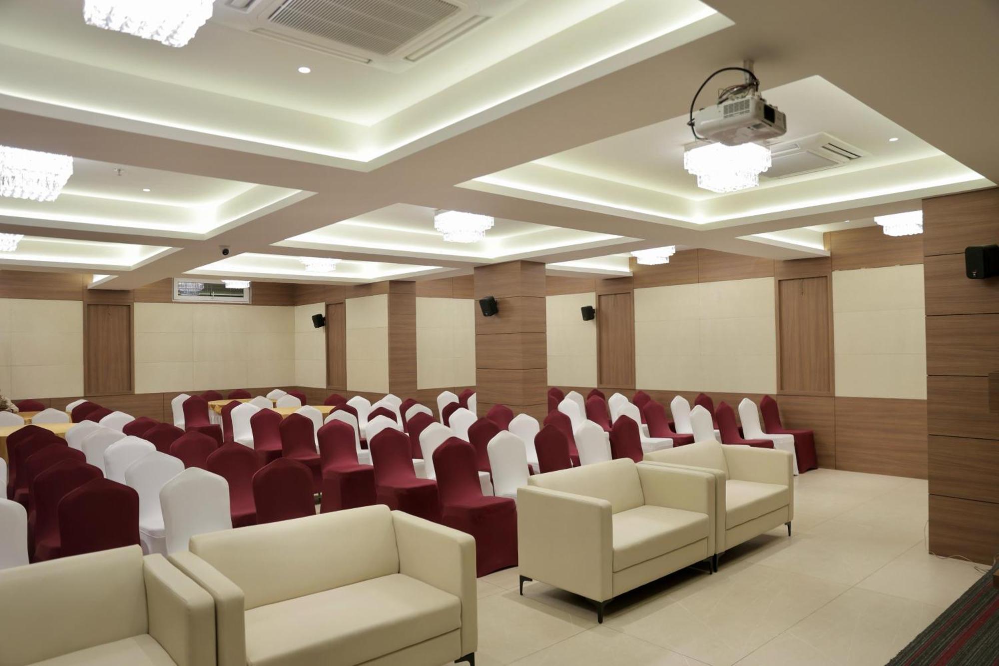 Hotel Carnival Parbhani Exterior photo